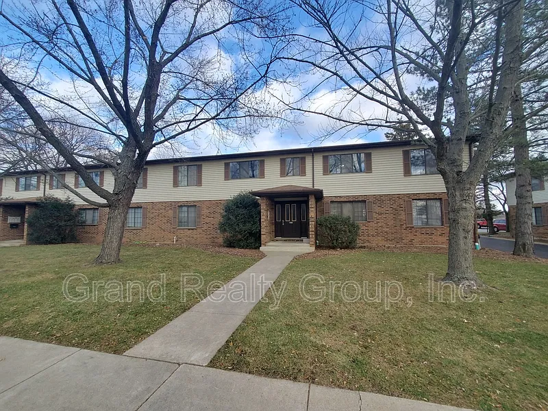 2 bed, 2.0 bath, 1100 sqft, $1,525 — Photo 1