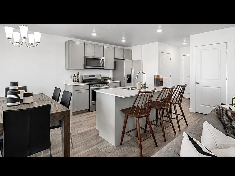 1792 S Wolverine Way — Photo 5