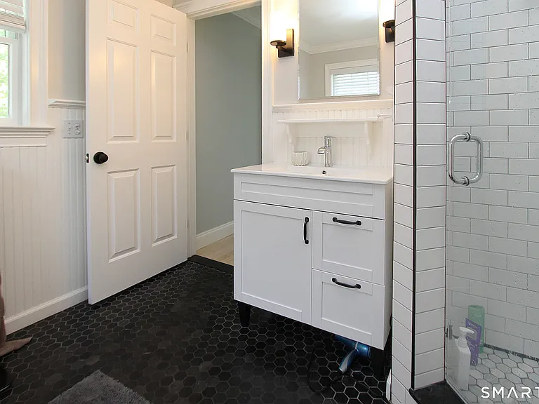 13 Sunnyside Ave — Photo 15