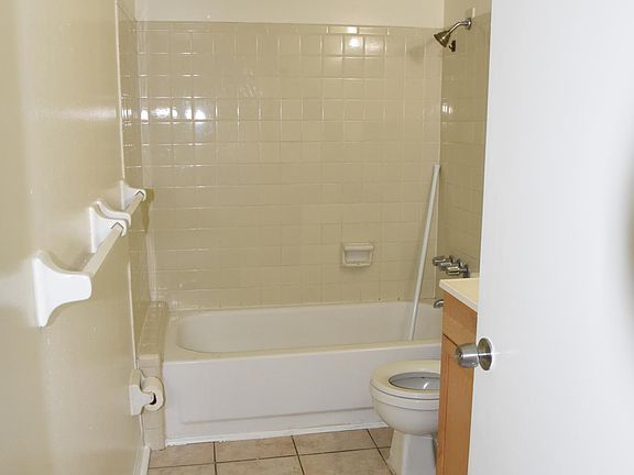 5th image of 3111 W Horatio St APT 106