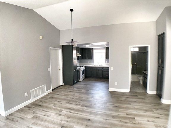 Open Floor plan Living Room , Kitchen and Bathroom #1