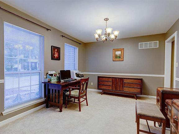 5th image of 1207 Riverwood Place Dr