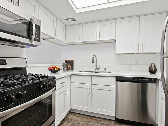 2nd image of 1936 Manning Ave #1019108