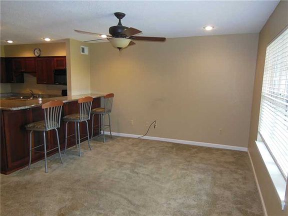 3rd image of 2708 Whitney Pl APT 801