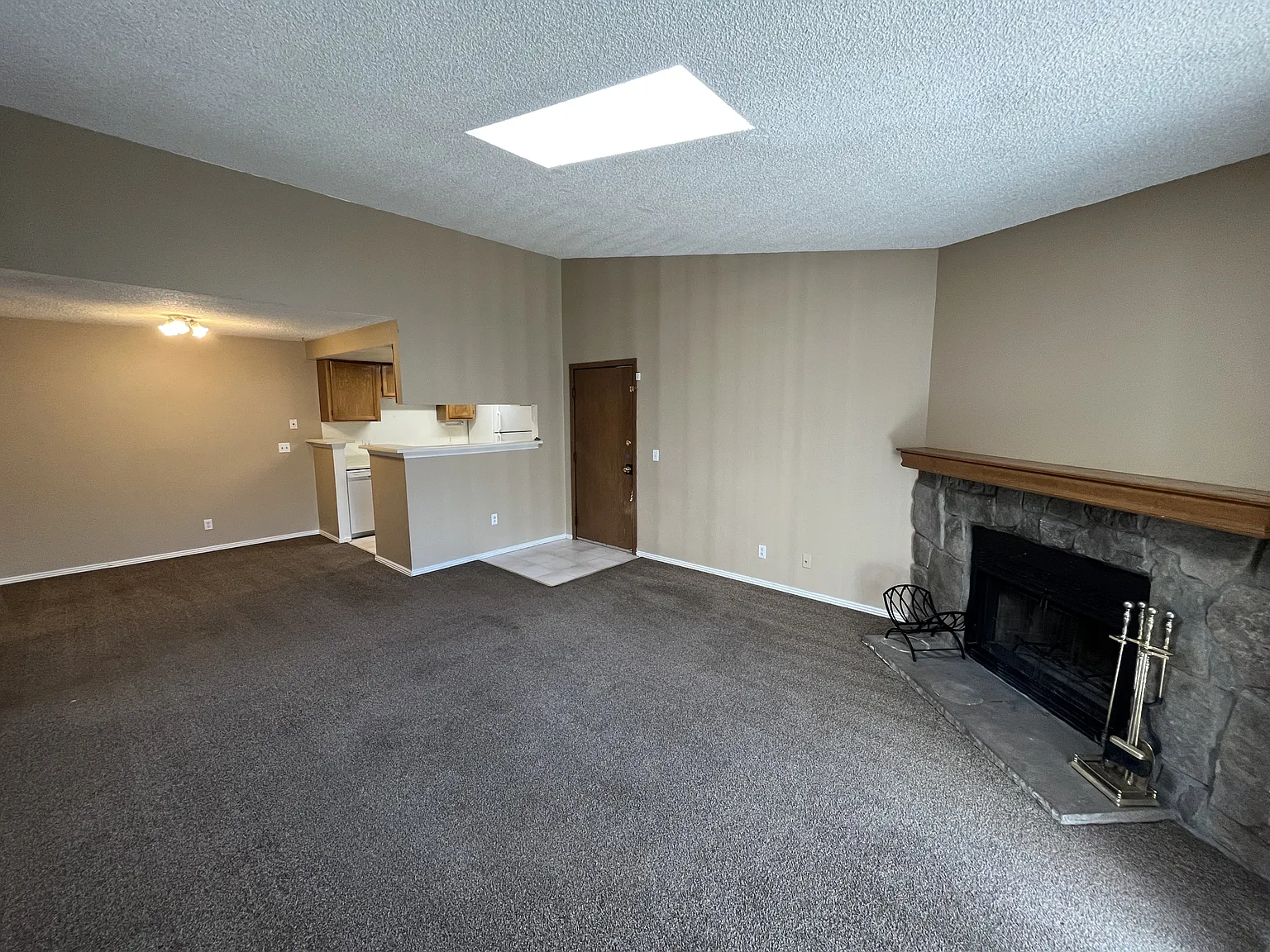 902 S Walden St - 207 - Trp - 207 — Photo 4