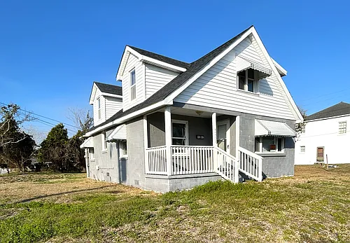 1212 Fisher St Photo 1