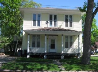 230 1/2 E Hancock St, Appleton, WI 54911