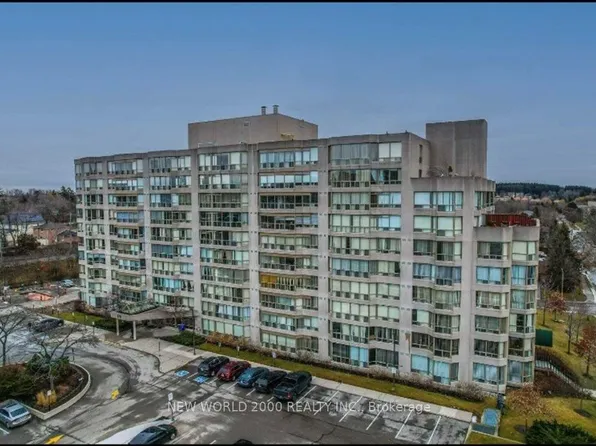 175 Cedar Ave #902, Richmond Hill, ON L4C 9V3