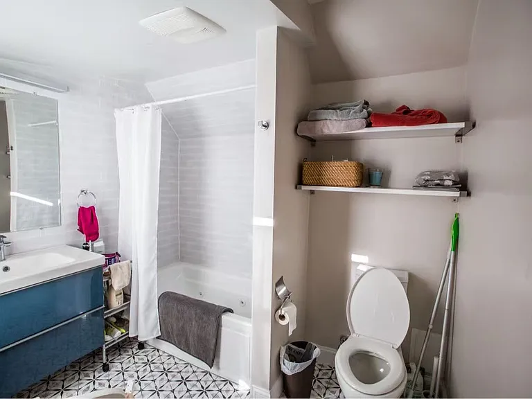 4 Falkland St #2 — Photo 15