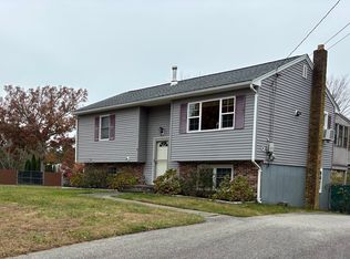 5 Douglas Ln, Wareham, MA 02571