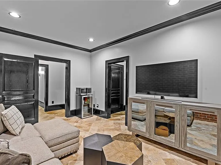 5512 Glenridge Dr #K — Photo 6