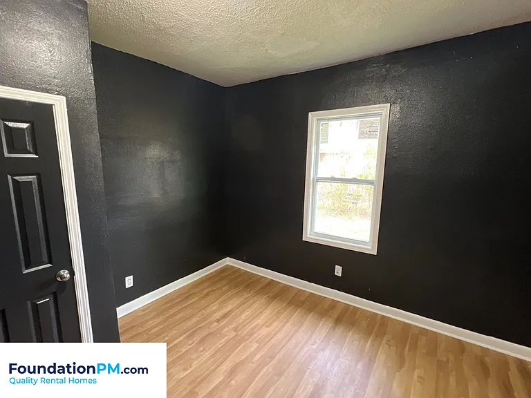 1191 Sylvan St — Photo 7