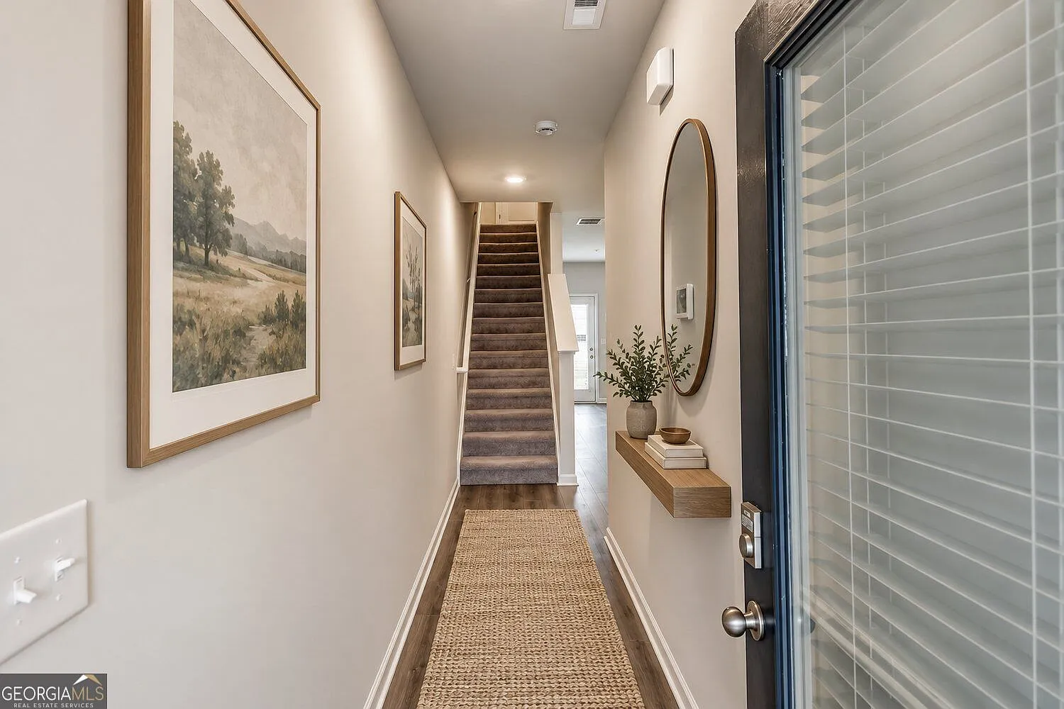 3 bed, 2.5 bath, 1600 sqft, $2,350 — Photo 2