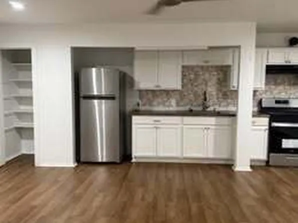 1363L Red Town Rd, Elgin, TX 78621