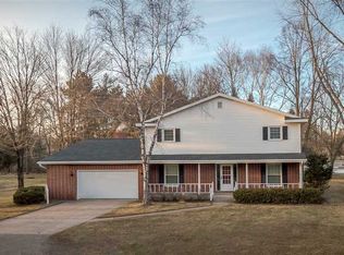 26 Maplewood Dr, Stevens Point, WI 54481