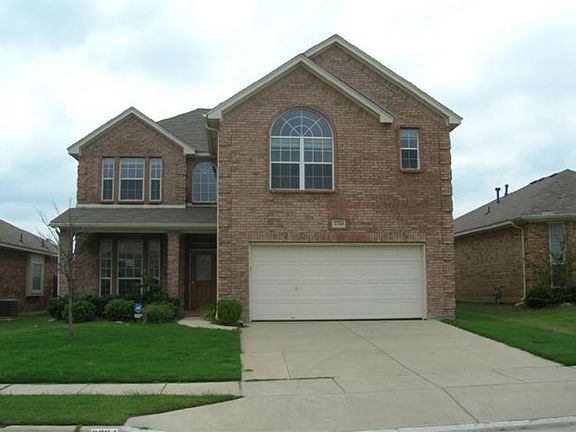 5th image of 2324 Moccassin Ln