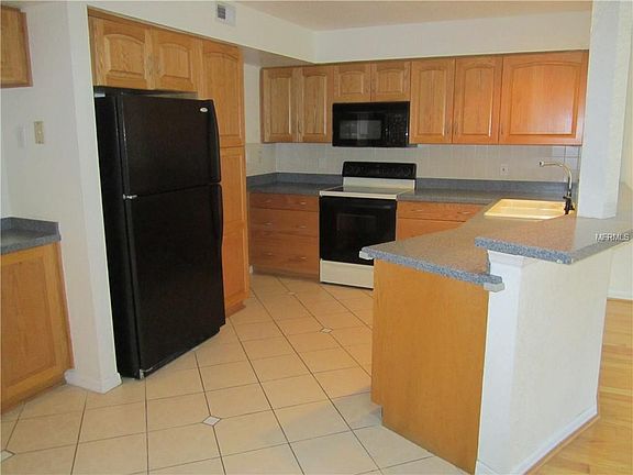 5th image of 617 Segovia Ct NE