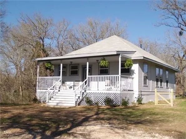 1144 Shiloh Rd, Cedar Creek, TX 78612