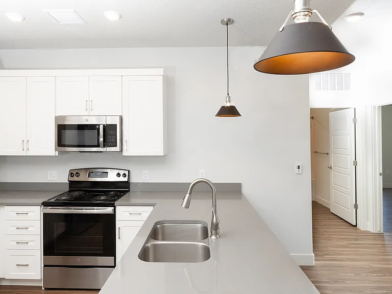Citizens West Apartments — Photo 19