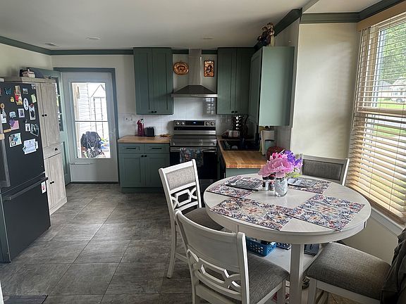 4th image of 4046 Old Pine Rd