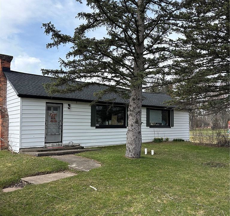 2nd image of 190 Ayer Rd