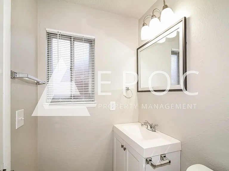 409 Woodland Dr — Photo 12