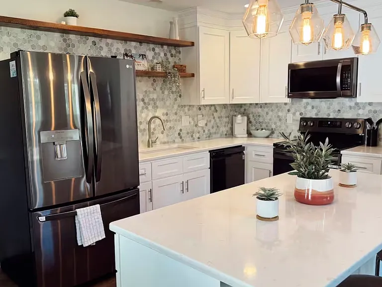 825 Driftwood Dr — Photo 6