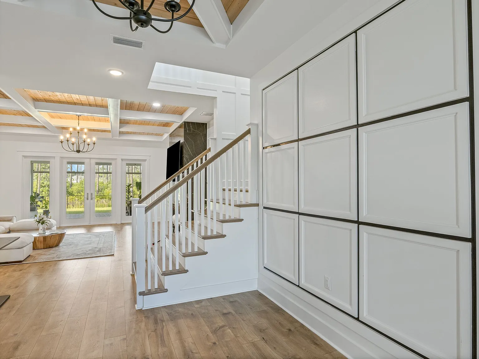5 bed, 3868 sqft, $8,000 — Photo 2