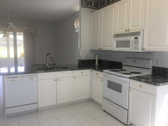 2nd image of 846 NW Sorrento Ln