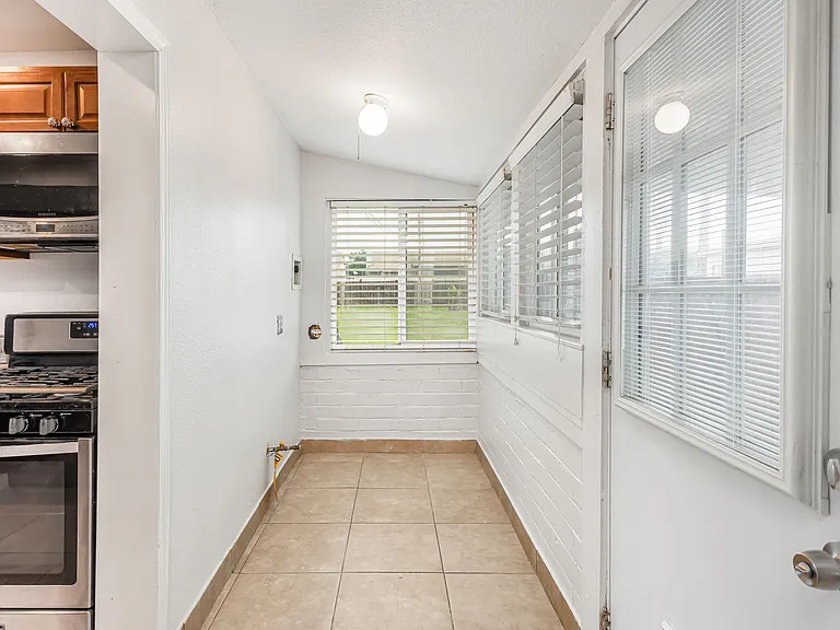 14993 Yucca Ave #A — Photo 5