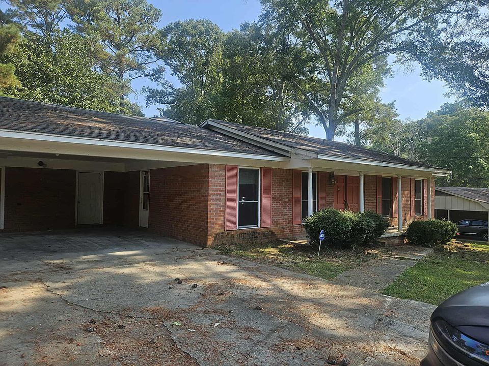 1st image of 915 Oxford Dr
