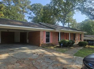 915 Oxford Dr, Laurel, MS 39440