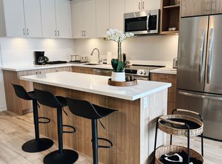 333 Sunseeker Ave #228, Innisfil, ON