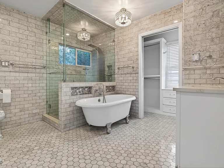 331 Victory Ct — Photo 1