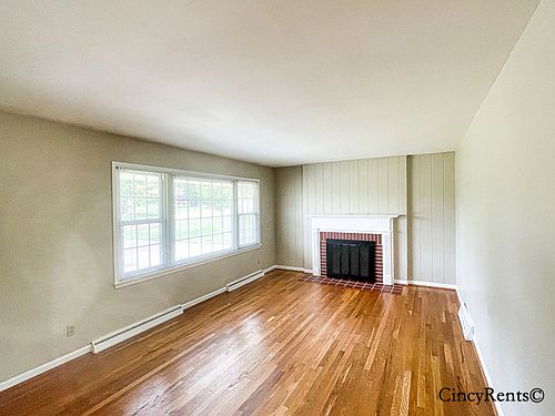 5th image of 3693 Moorhill Dr