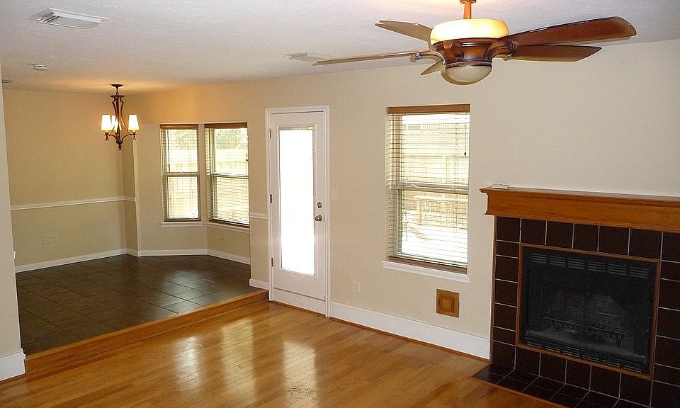 Wood floors & tile dwnstairs
