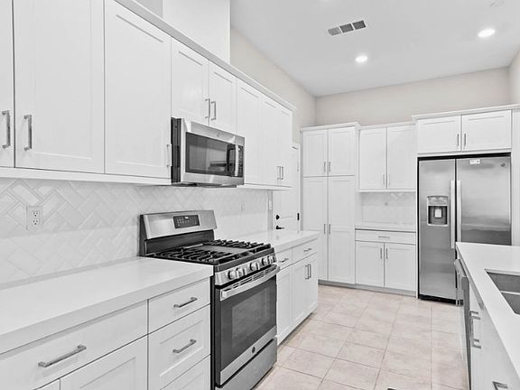 3rd image of 2098 Bluestone Cir