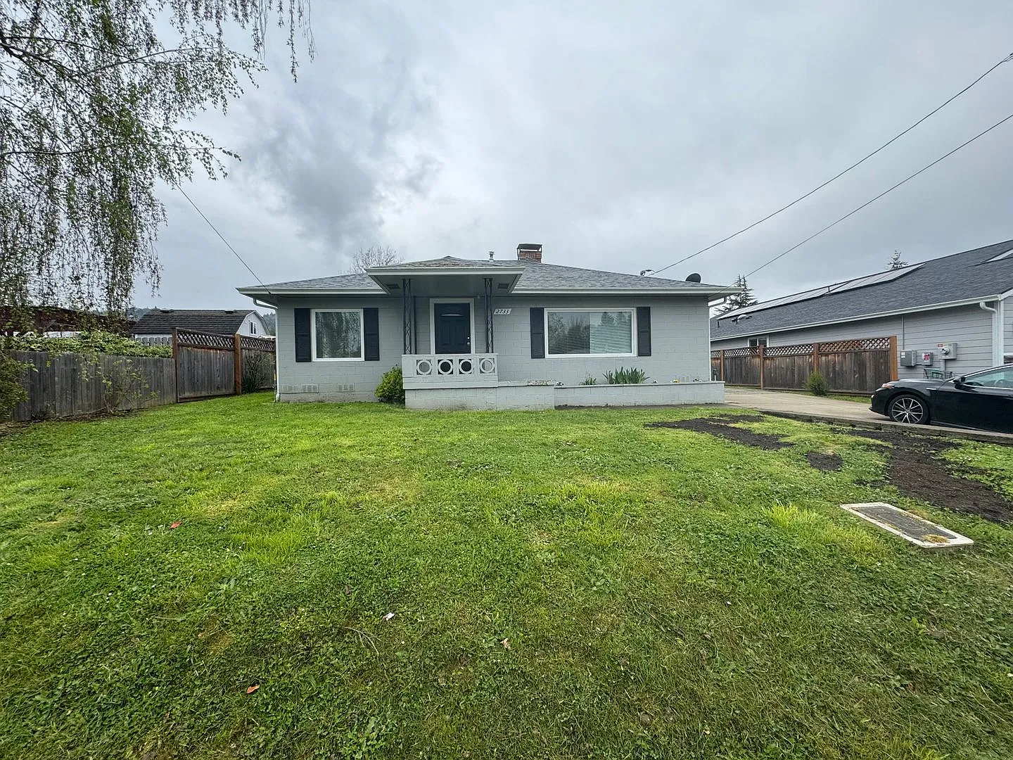 West Roseburg 2 Bedroom house with garage and shop — Photo 1