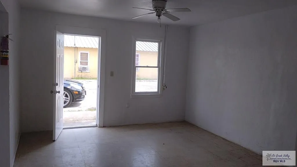 Building Photo - 110 S Arroyo Blvd #15