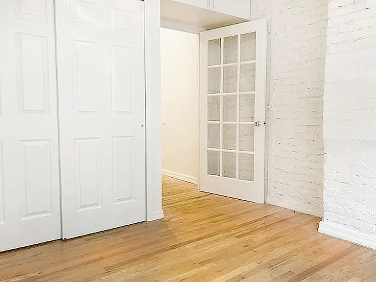 320 E 81st St #2 — Photo 1