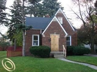 18030 Dresden St, Detroit, MI 48205