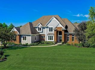 853 Pine Meadow Ct, Oconomowoc, WI 53066