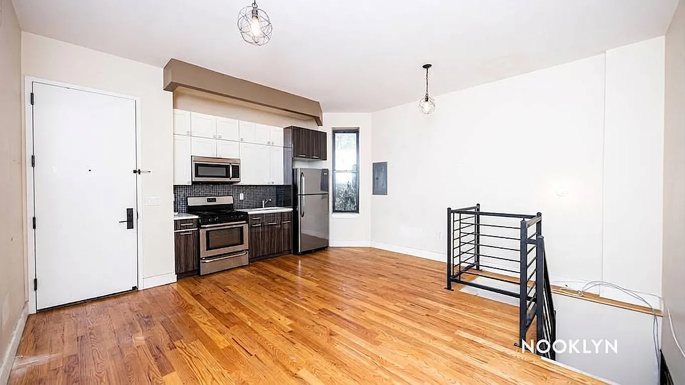 219 Pulaski Street — Photo 2