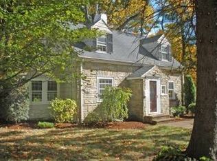 8 Prospect St, Hopedale, MA 01747