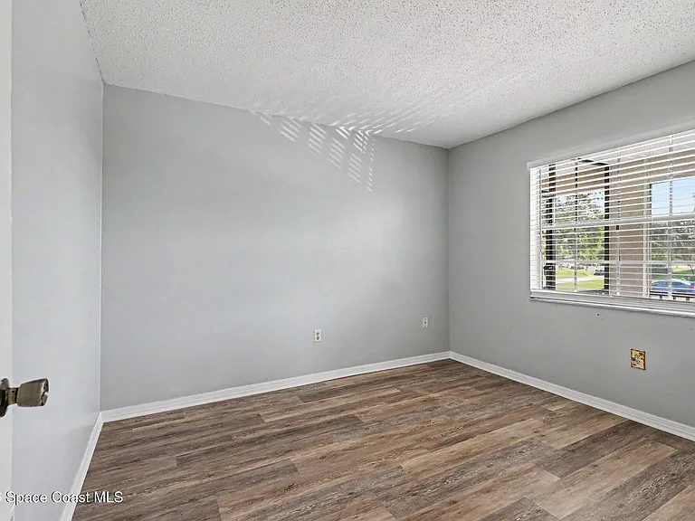 2286 Fox Hollow Dr — Photo 15