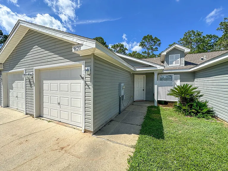 9620 Cobblebrook Dr — Photo 1