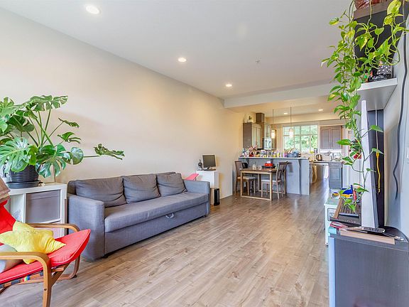 4th image of 6026 Lindeman St #86