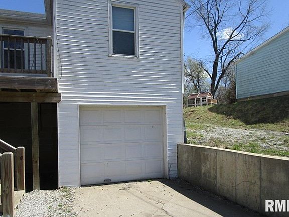 2nd image of 2 Blue Grass Ct