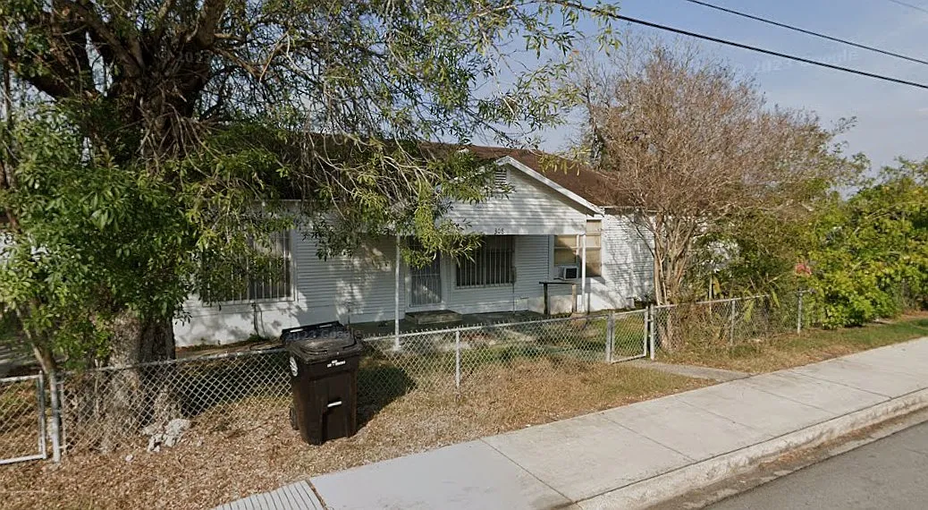 Building Photo - 100 N Iowa Ave