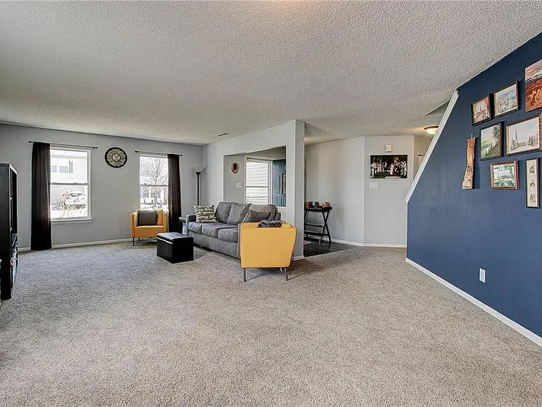 10306 Hatherley Way — Photo 5